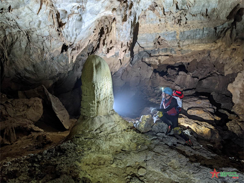 Phát hiện hơn 3,3 km hang động tuyệt đẹp, còn nguyên sơ ở Quảng Bình